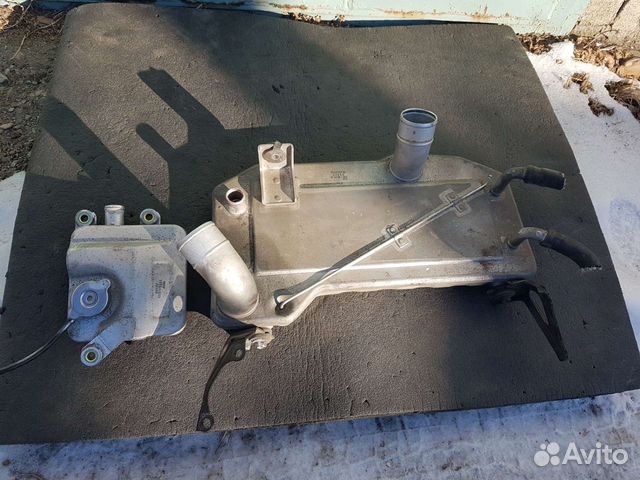 Продам интеркулер Toyota Hiace KZH 106 1kzte