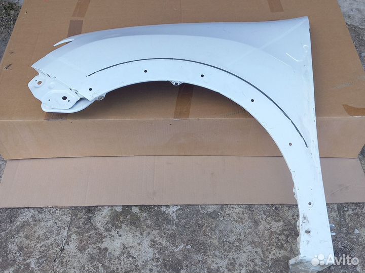 Крыло переднее левое Renault Sandero 2