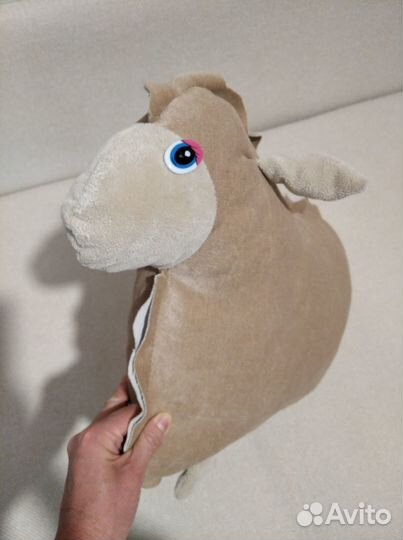 Диванная декоративная подушка новая в виде овечки