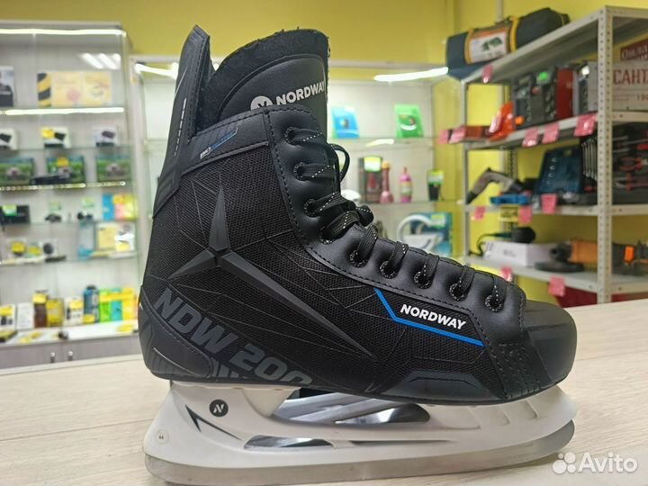 Коньки хоккейные