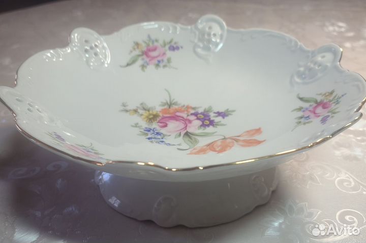 Чешская винтажная ваза с цветочным орнаментом