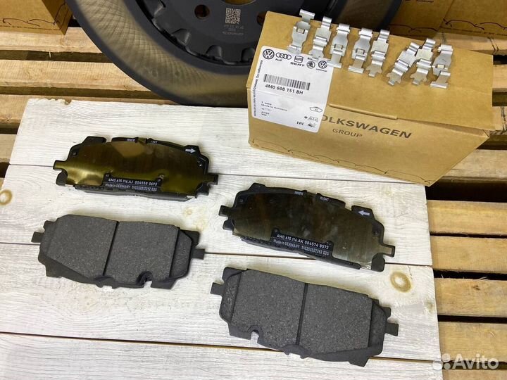Колодки тормозные перед VAG 4M0698151BH