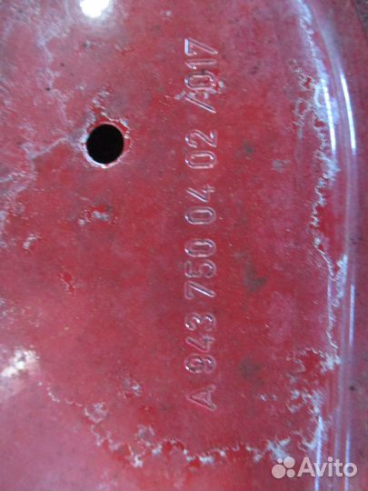 Крышка вещевого ящика Mercedes-Benz A9437500402