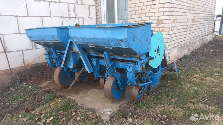 Картофелесажалка сн-4Б