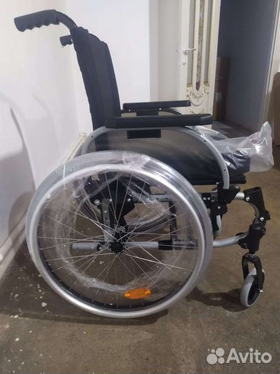 Инвалидная коляска