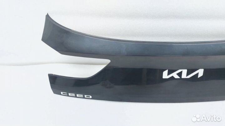 Б/У Накладка двери багажника Состояние отличное