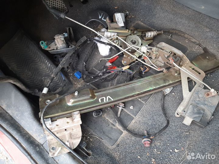 Стеклоподъёмник на Чери Индис,Chery Indis