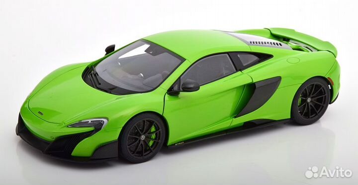 1/18 2016 McLaren 675 LT AutoArt зеленый