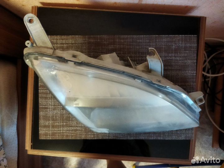 Фары Toyota Nadia Передние. Левая и Правая