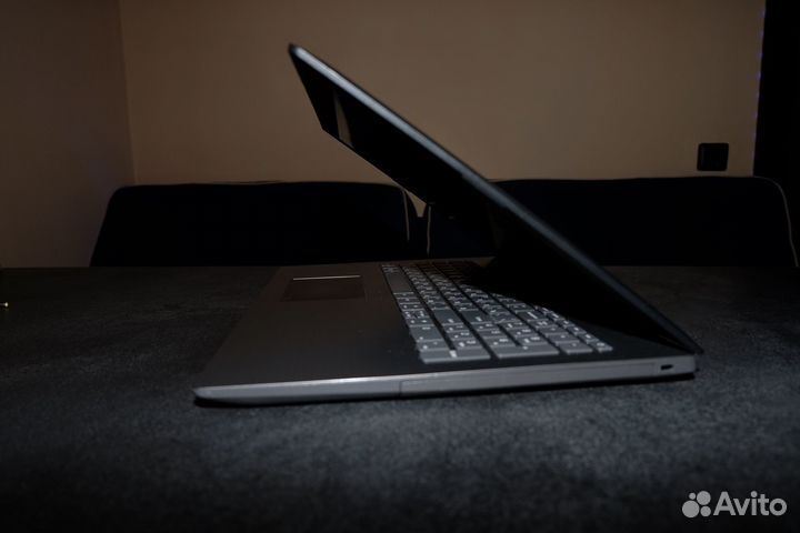 Ноутбук Lenovo IdeaPad 330-15IKB (81DC) i5-7200U