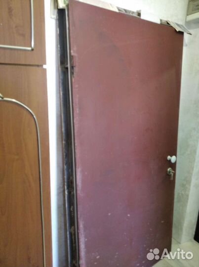 Дверь входная металлическая от застройщика