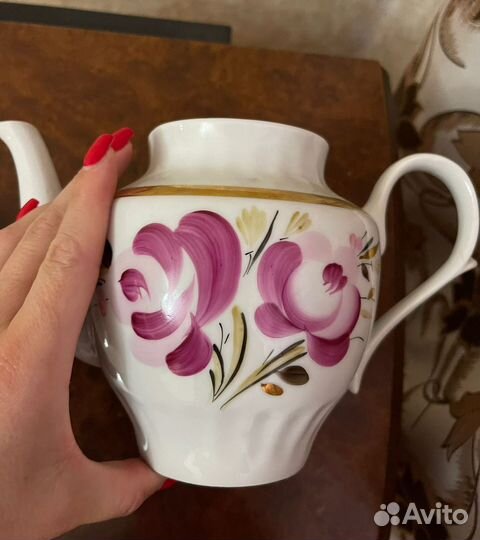 Сервиз чайный чайник молочник