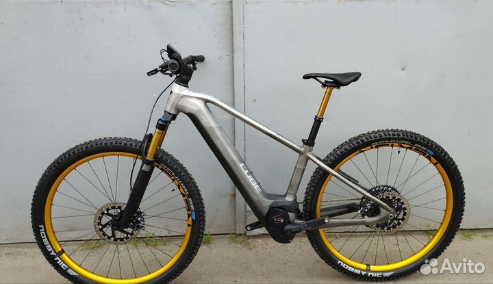 Cube Reaction Hybrid Limited Edition M 750 29