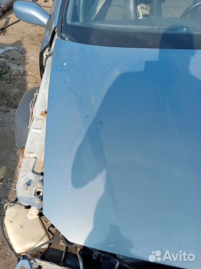 Капот на Рено Лагуна 2006 год