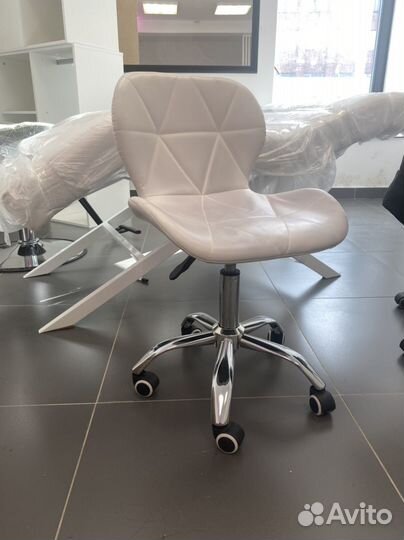 Стул для мастера ракушка