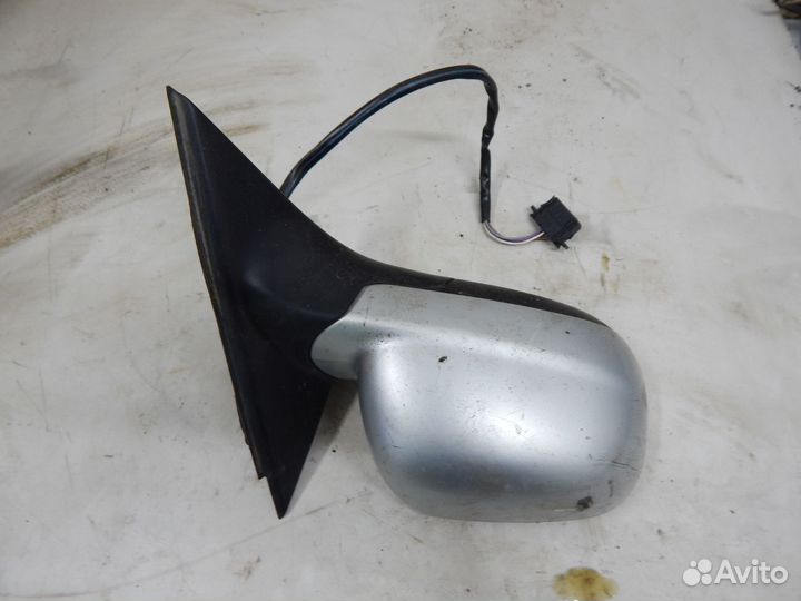 Зеркало боковое правое Volkswagen Passat B5+