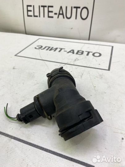 Фланец системы охлаждения Audi A3 8P 2010