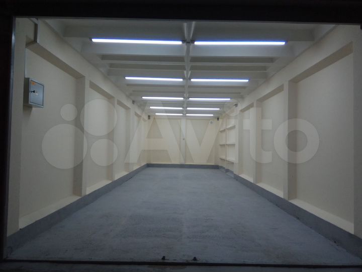 Гараж, > 30 м²