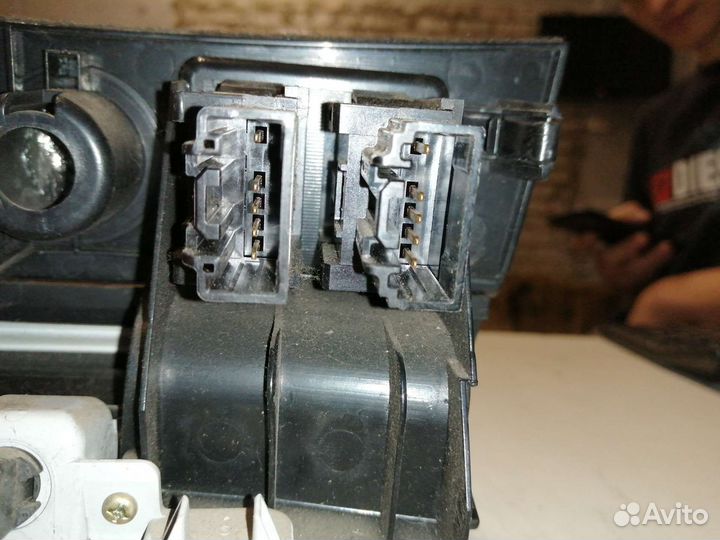 Панель центральной консоли Mazda 3 (BK)