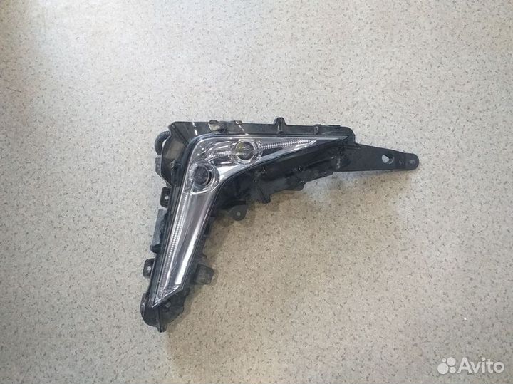 Фара противотуманная правая Lexus LX 2019 год