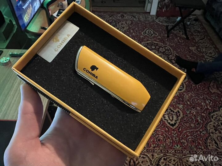 Зажигалка для сигар Cohiba с пробойником