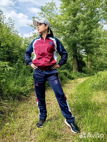 Спортивный костюм