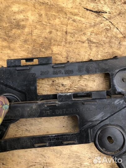 Кронштейн заднего бампера VW Passat B7