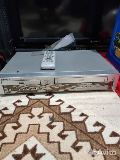 Видеомагнитофон Б/у