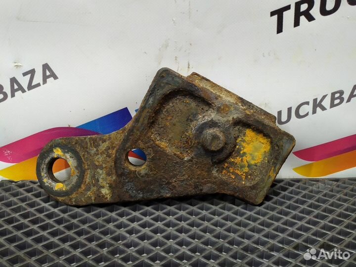 5000752489 Кронштейн амортизатора правый