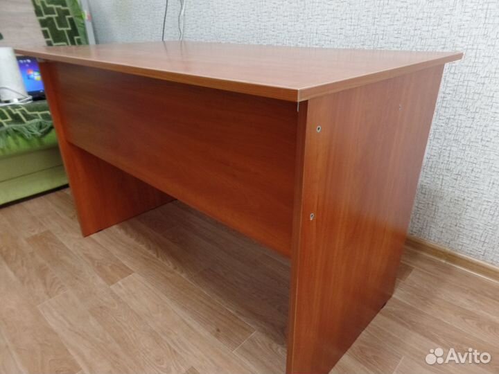 Письменный стол