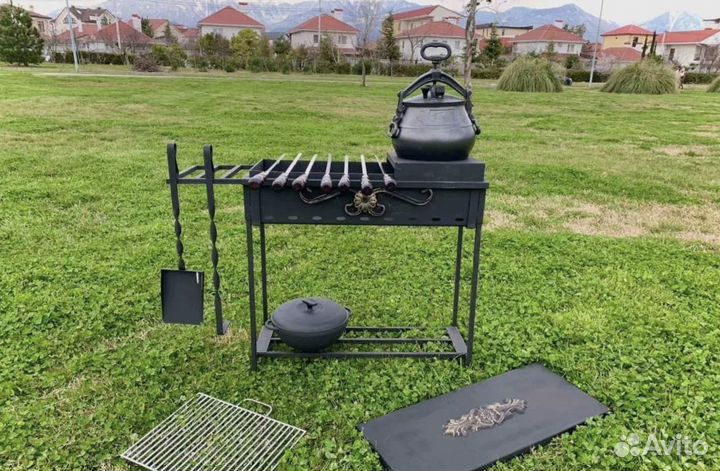 Мангал с подказанником. В наличии. Разборный