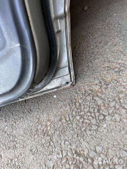 Дврерь правая задняя бмв е34