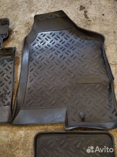 Автомобильные коврики бу резиновые