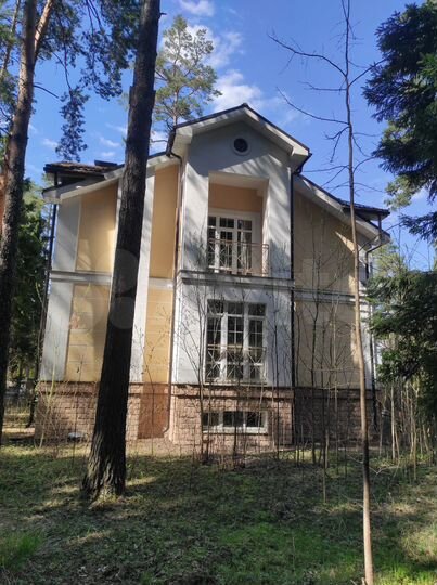 Дом 265 м² на участке 17 сот.