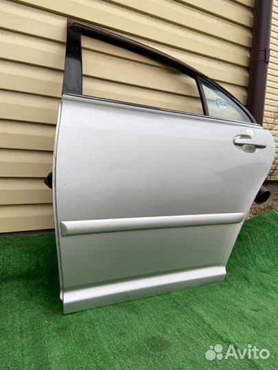 Дверь задняя левая Toyota Avensis ADT250