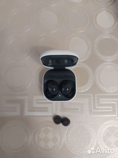 Беспроводные наушники Samsung Galaxy Buds 2