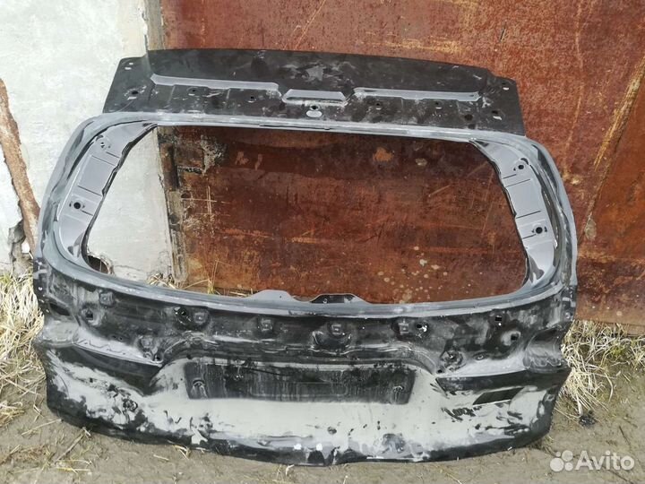 Продаётся крышка багажника на Хавал f7
