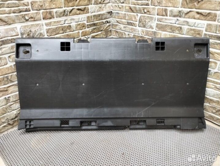 Обшивка багажника задняя Mercedes-Benz E-Class