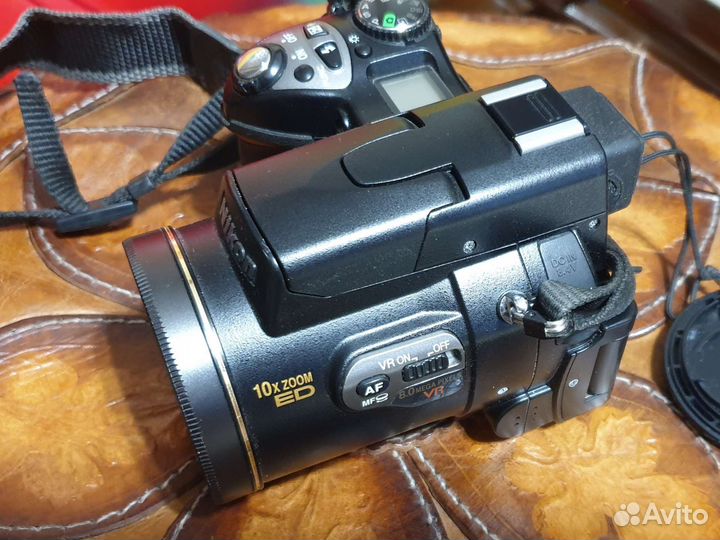 Цифровой фотоаппарат Nikon Coolpix 8800 VR Япония