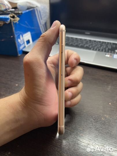 iPhone 8, 64 ГБ