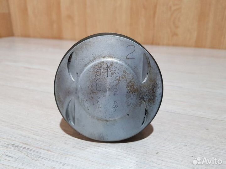 Поршень с шатуном Ford Maverick AJ 2003