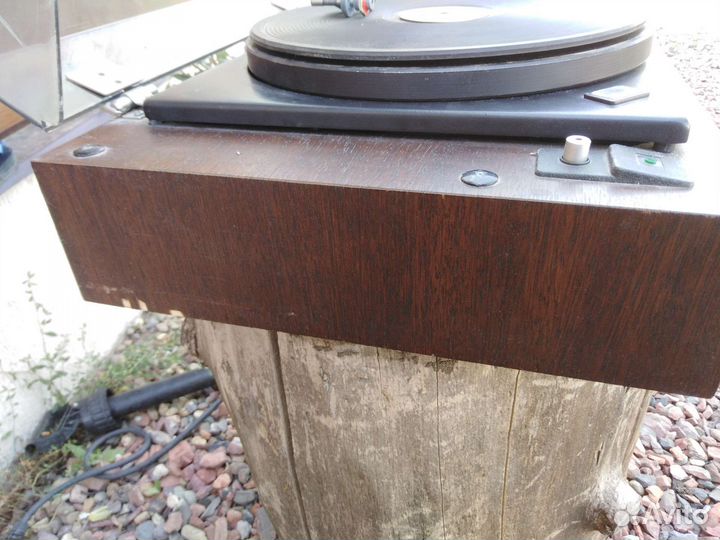 Проигрыватель винила радиотехника 001