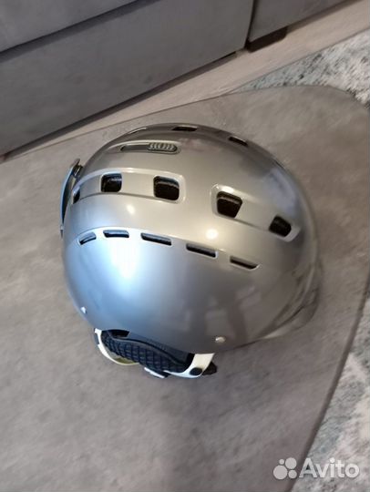 Шлем горнолыжный