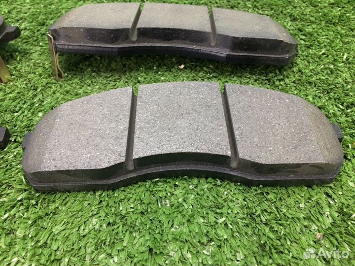 Колодки тормозные передние Kia Carnival 1999-2005