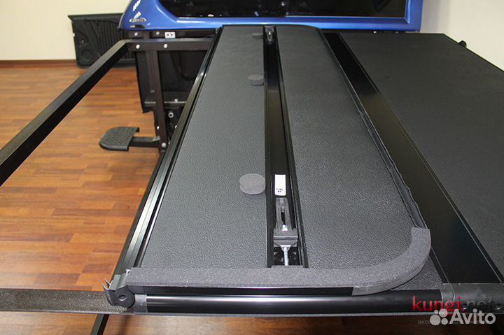 Жесткая трех секционная крышка Volkswagen Amarok