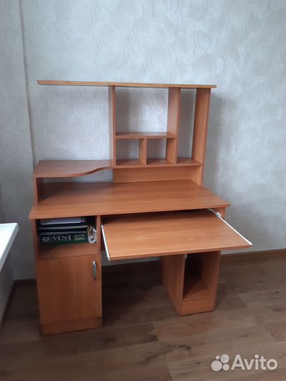 Компьютерный стол