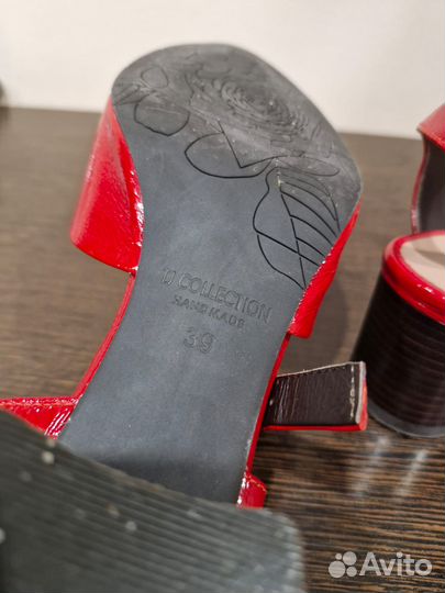 Босоножки женские красные из натуральной кожи