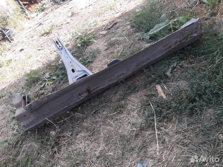 Средняя стойка левая LADA Priora универсал