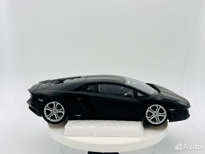 1/18 Autoart Lamborghini Aventador LP700-4 black