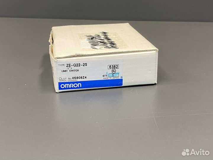 Omron ZE-Q22-2S Датчик, новый, 1 шт